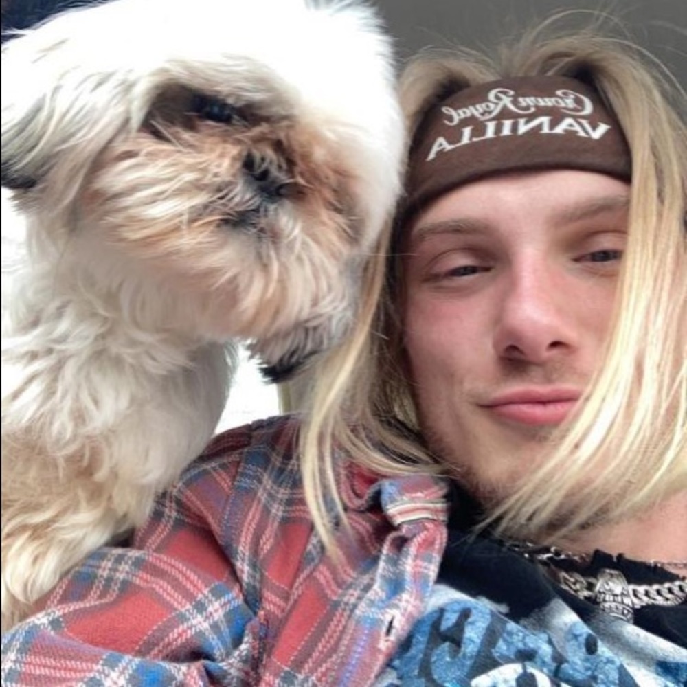 Meet your Posher, Adam